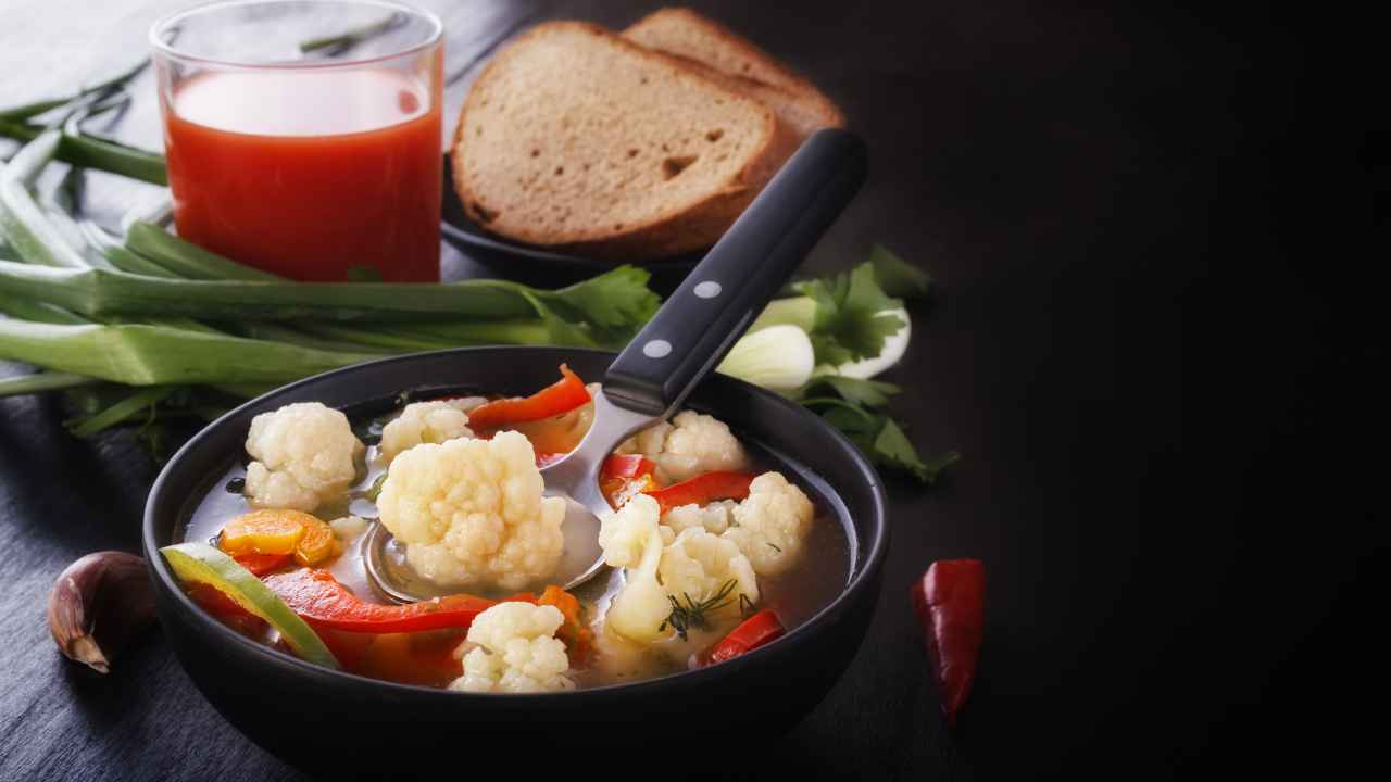 Цветная капуста в томатной заливке