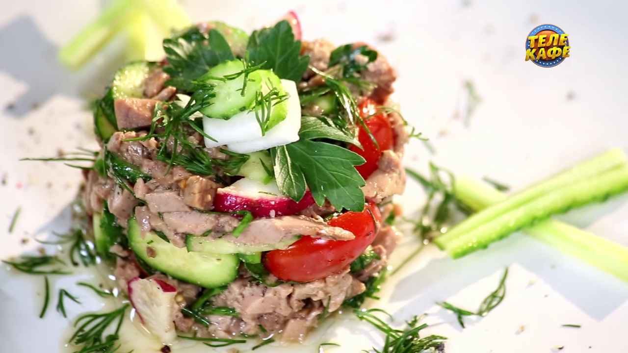 Минимум калорий: рецепт низкокалорийного салата из печени трески