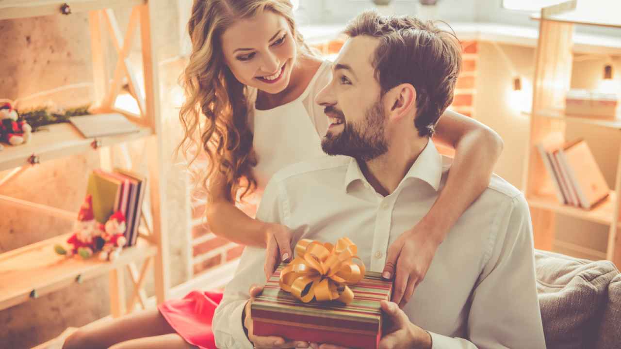 Как выбрать новогодний подарок мужу