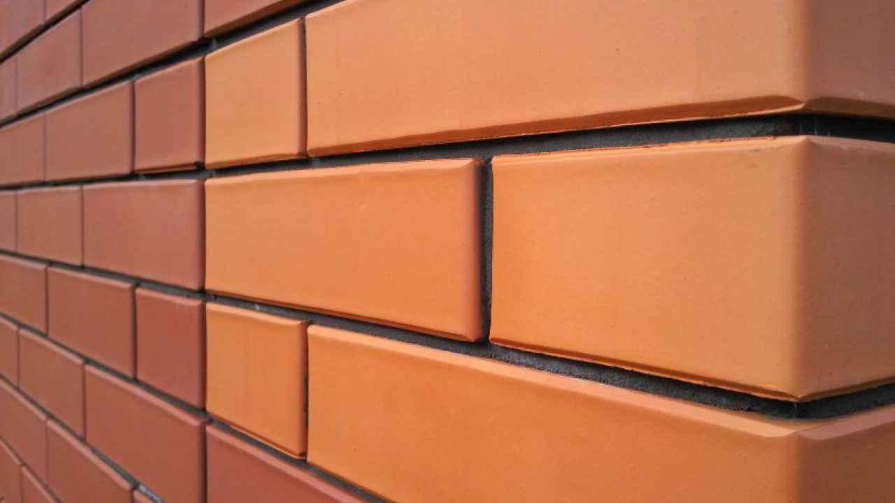 Стены из керамического кирпича