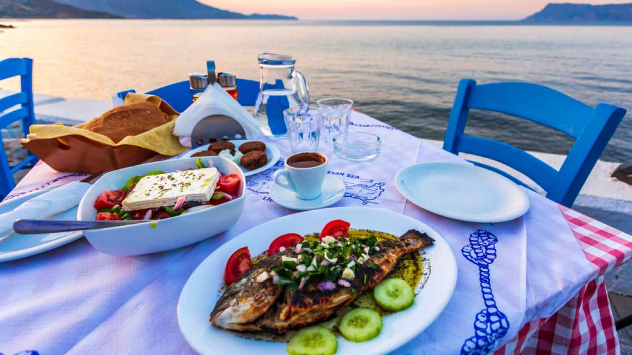 Греческая кухня: мусака, дзадзыки и «жидкое золото»
