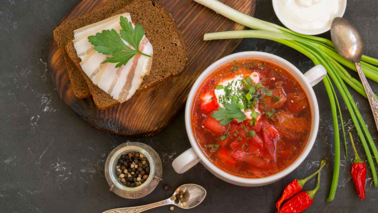 Сало, борщ и деруны — украинская кухня