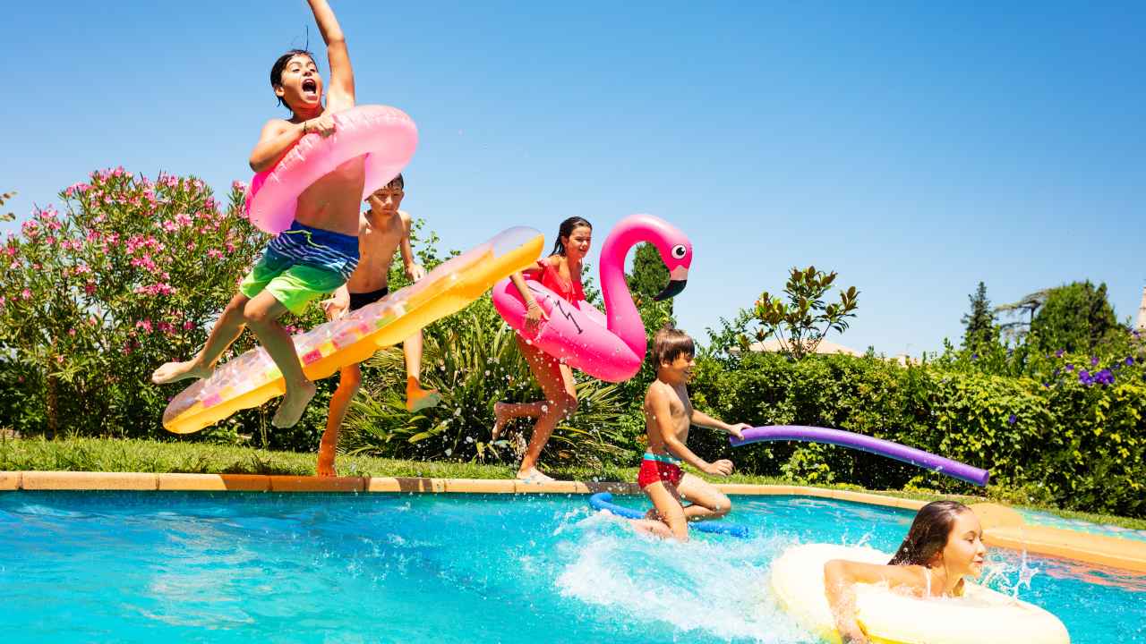 5 разных бассейнов для отдыха в жару