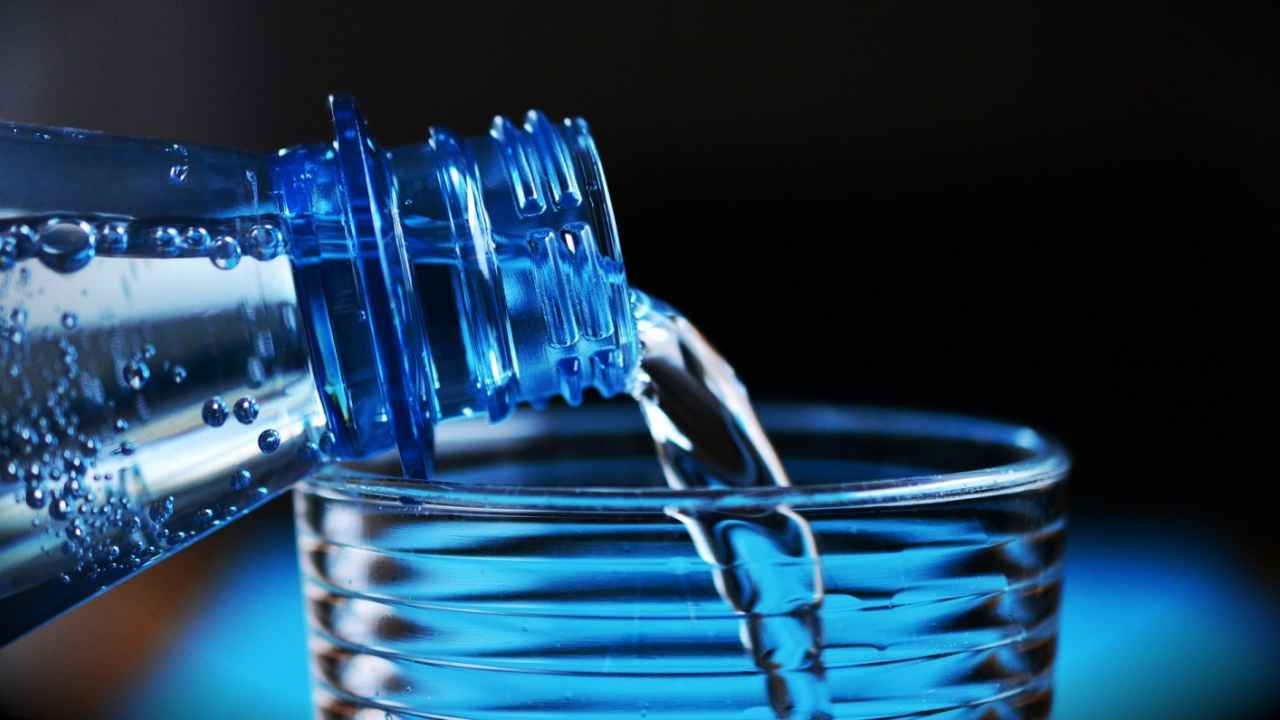 Вода питьевая расфасованная без газа