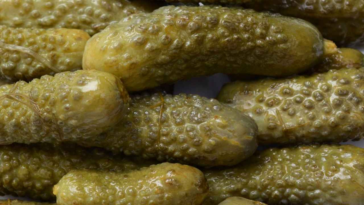 Огурцы маринованные