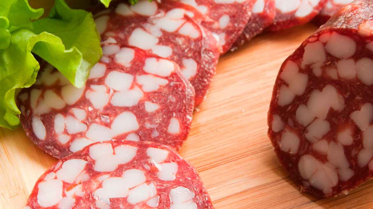Колбаса сырокопченая