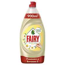 Средство для мытья посуды Fairy "Нежные руки", с ромашкой и витамином Е, 900 мл