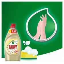 Средство для мытья посуды Fairy "Нежные руки", с ромашкой и витамином Е, 900 мл